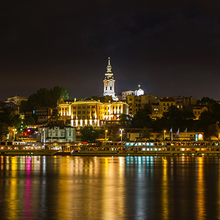 Crucero fluvial por el río Danubio y Sava, Serbia, Belgrado de noche
